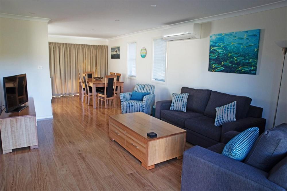 Amooran Oceanside Apartments And Motel Narooma Ngoại thất bức ảnh